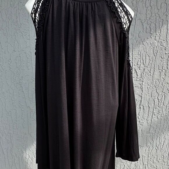 Fever Crocheted Cold Shoulder Bat Sleeve Midi Dress Black M NWT - Picture 2 of 8